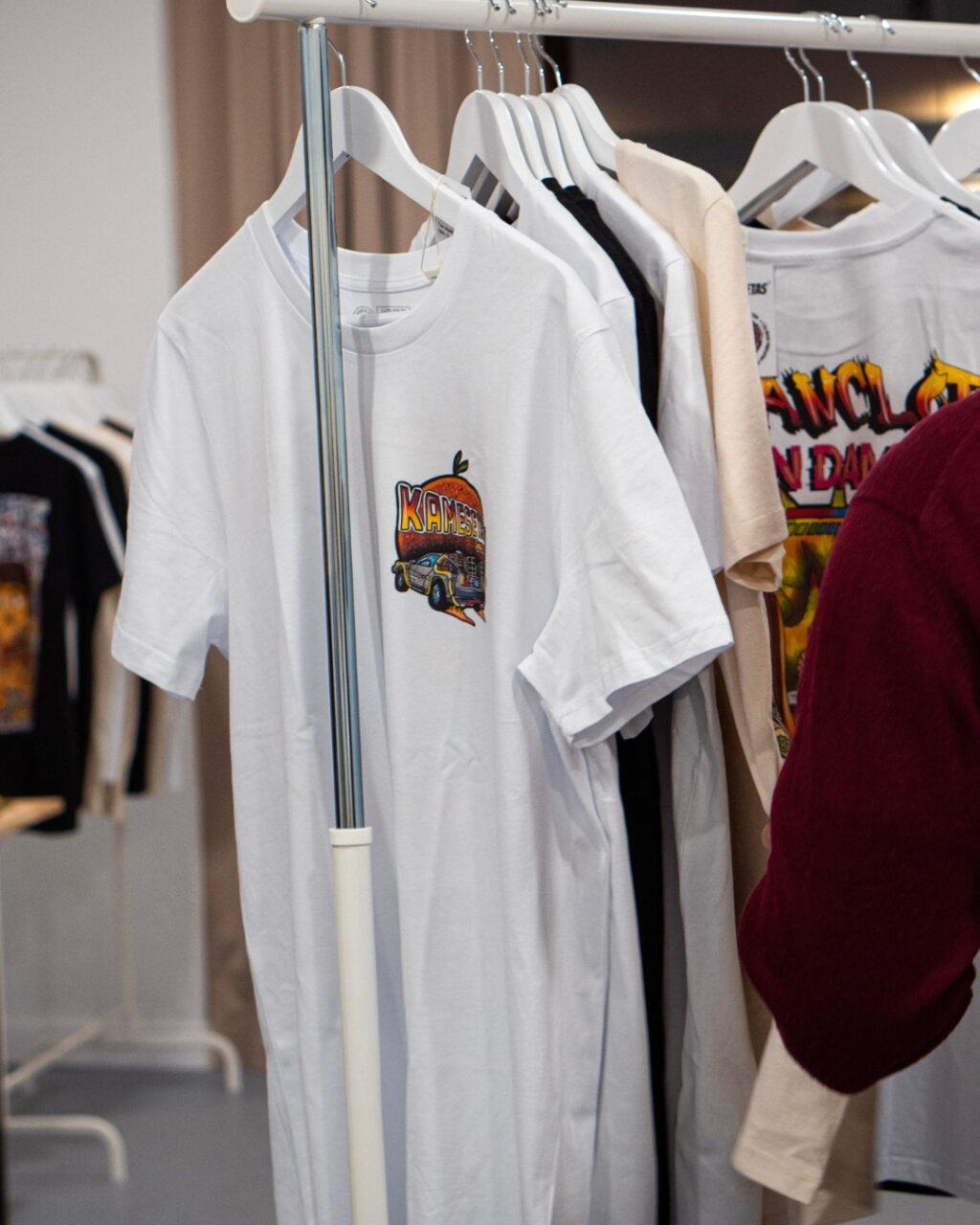 Instagram post from kamesetas_shop. This post is in position 3.